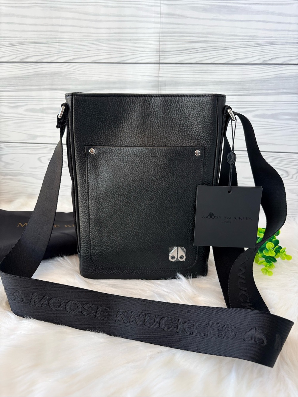 Moose‎ Knuckles Decaire Black Pebbled Leather Messenger Crossbody